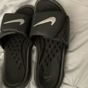 both men’s and women’s slides